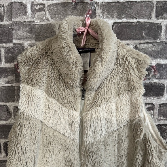 Patagonia Pelage Vest bleached stone cream white fuzzy pockets - Picture 2 of 11
